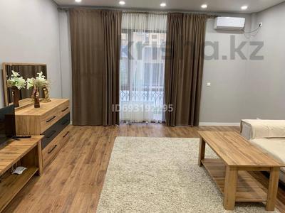 2-комнатная квартира, 90 м², 1/2 этаж помесячно, Батырбекова 33 за 400 000 〒 в Туркестане