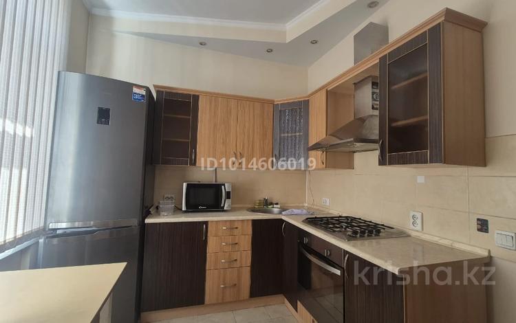3-бөлмелі пәтер · 73.7 м² · 2/4 қабат, Желтоксан 142 — Кабанбай батыр, бағасы: 74 млн ₸ в Алматы, Алмалинский р-н — фото 2