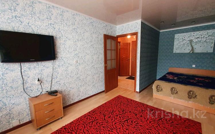 1-комнатная квартира, 40 м², 3/10 этаж посуточно, Гагарина 89 — Катаева за 6 000 〒 в Павлодаре — фото 4