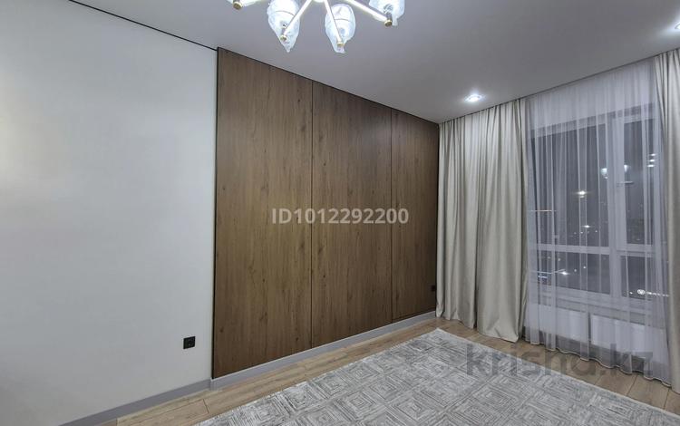 3-комнатная квартира · 67 м², Жумекен Нажимеденов 33 — Жургенова нажмиденова за 36.5 млн ₸ в Астане, Сарайшык р-н — фото 2