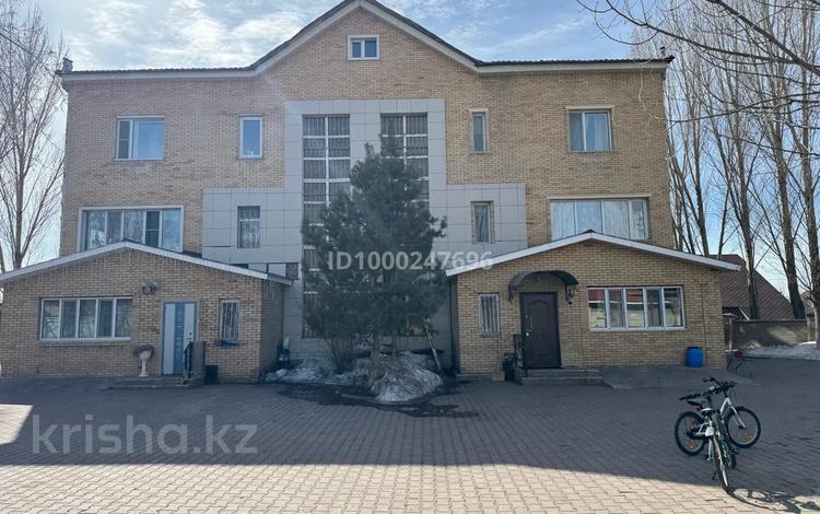 Часть дома · 7 комнат · 300 м² · 325 сот., Желмая 17 за 215 млн ₸ в Астане, Есильский р-н — фото 2