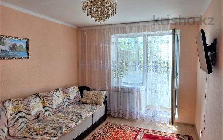 2-комнатная квартира, 50 м², 1/9 этаж, Майкудук, восток 5 3