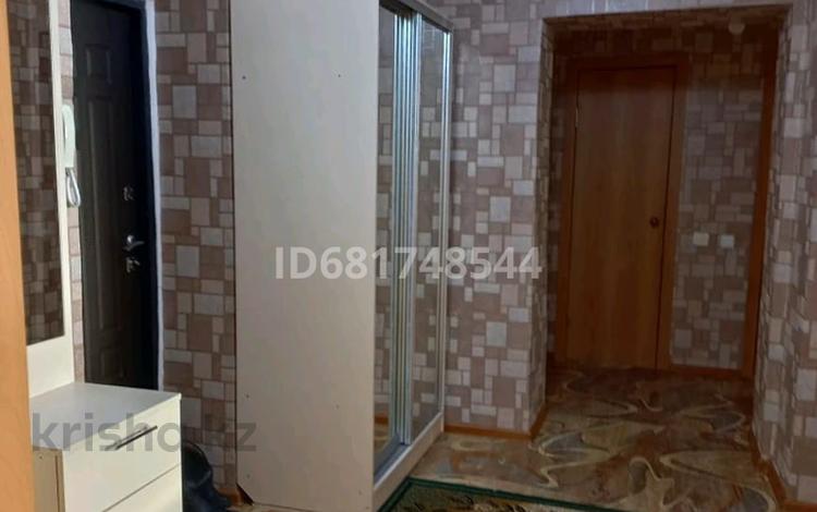 2-бөлмелі пәтер, 65 м², 6/9 қабат, Увалиева 8/1 — 48 школы, бағасы: 23 млн 〒 в Усть-Каменогорске — фото 5