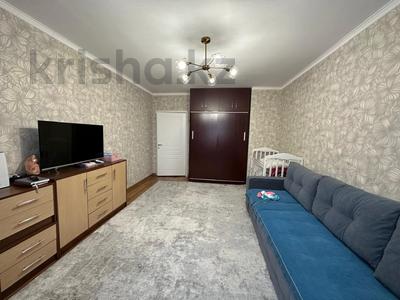 1-комнатная квартира, 45 м², 11/16 этаж, мкр Мамыр-1 за 30.4 млн 〒 в Алматы, Ауэзовский р-н