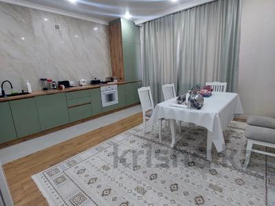 4-комнатная квартира · 150 м² · 4/9 этаж, мкр. Алтын орда за 64.5 млн ₸ в Актобе
