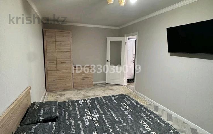 1-комнатная квартира · 40 м² · 1/5 этаж, мкр 11 — Самый центр города за 2 000 ₸ в Актобе — фото 3