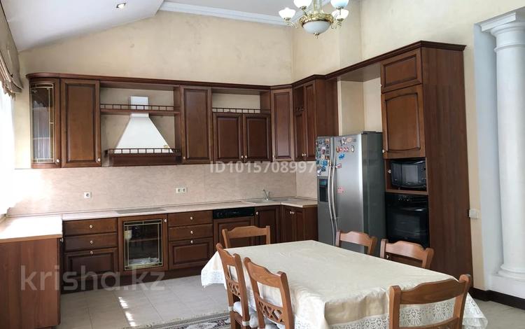9-бөлмелі пәтер · 350 м², Самал-3, бағасы: 2.5 млн ₸ в Алматы, Медеуский р-н — фото 2