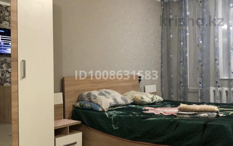 1-бөлмелі пәтер · 36 м² · 2/5 қабат, Кабанбай батыра 17, бағасы: 2 000 ₸ в Усть-Каменогорске, Ульбинский — фото 2