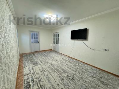 5-комнатная квартира · 83 м² · 5/5 этаж, Майкудук, Мкр Восток-2 16 — Торговый дом Ануар за 20.5 млн 〒 в Караганде, Алихана Бокейханова р-н