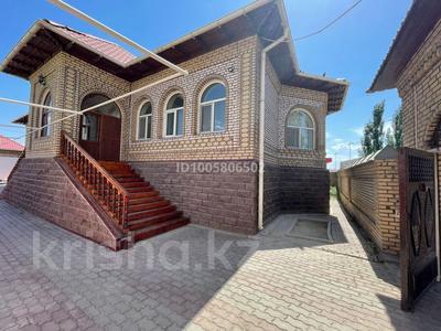Отдельный дом · 10 комнат · 450 м², Толе би 144 за 500 000 〒 в 