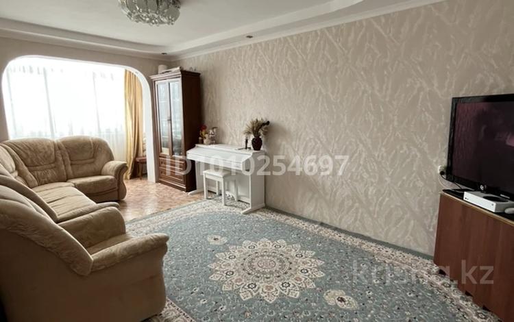 3-комнатная квартира · 65 м² · 4/5 этаж, мкр Строитель, Циолковского 10 за 20.5 млн ₸ в Уральске — фото 2