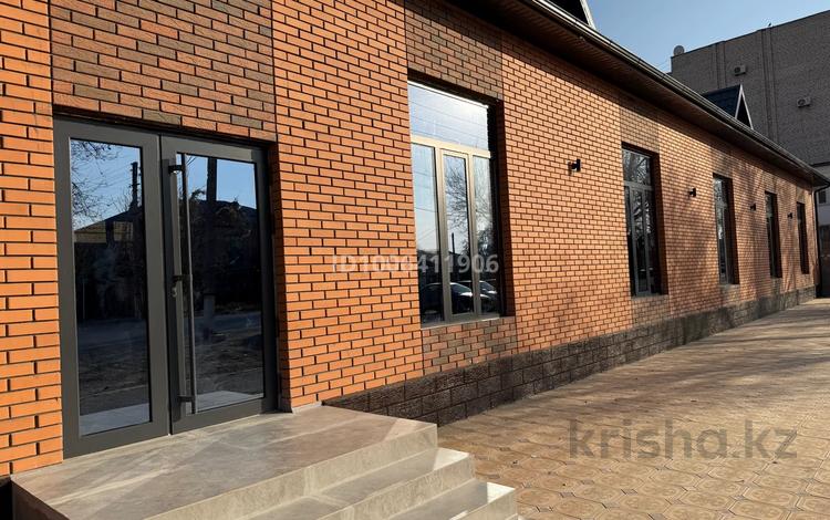 Свободное назначение, офисы, салоны красоты · 240 м² за 1 млн 〒 в  — фото 3