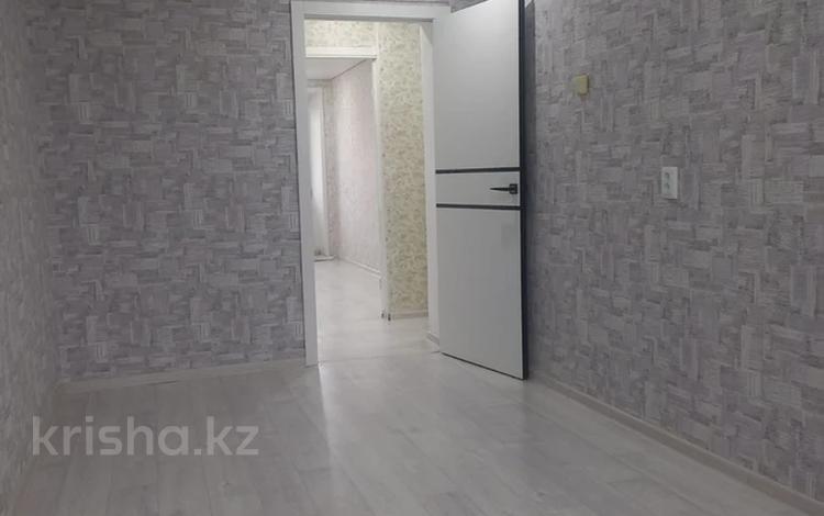 2-комнатная квартира, 46 м², 4/5 этаж, букетова за 15.8 млн 〒 в Петропавловске — фото 2