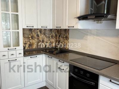 2-комнатная квартира · 51 м² · 1/5 этаж, мкр Юго-Восток, Рыскулова 3 за 20.5 млн ₸ в Караганде, Казыбек би р-н