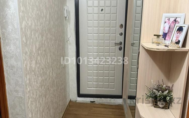 3-бөлмелі пәтер · 70 м² · 2/5 қабат, Акбулак ш/а. 5, бағасы: 18 млн ₸ в Таразе, мкр Акбулак — фото 2