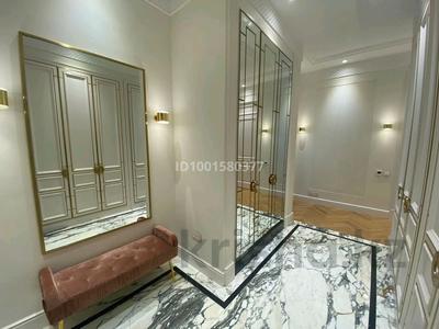 4-комнатная квартира · 145 м² · 8/8 этаж, Кабанбай Батыра — ТЦ Сарыарка за 1.6 млн 〒 в Астане, Сарыарка р-н
