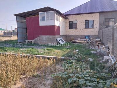 Продажа домов и дачи в Шымкенте: Часть дома · 6 комнат · 124 м² · 8 сот., мкр Бозарык — Бөржар за 27 млн 〒 Часть дома · 6 комнат · 124 м² · 8 сот., мкр Бозарык — Бөржар за 27 млн 〒 в Шымкенте, Абайский р-н