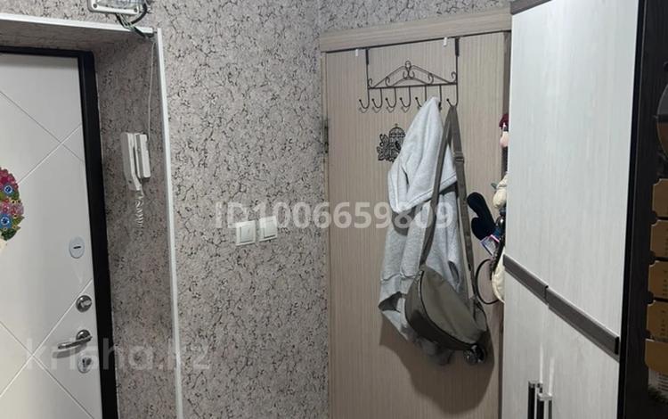 1-бөлмелі пәтер · 36.1 м² · 3/4 қабат, мкр Карасу 24 — Во дворе опорного пункта, бағасы: 8 млн ₸ в Таразе — фото 9