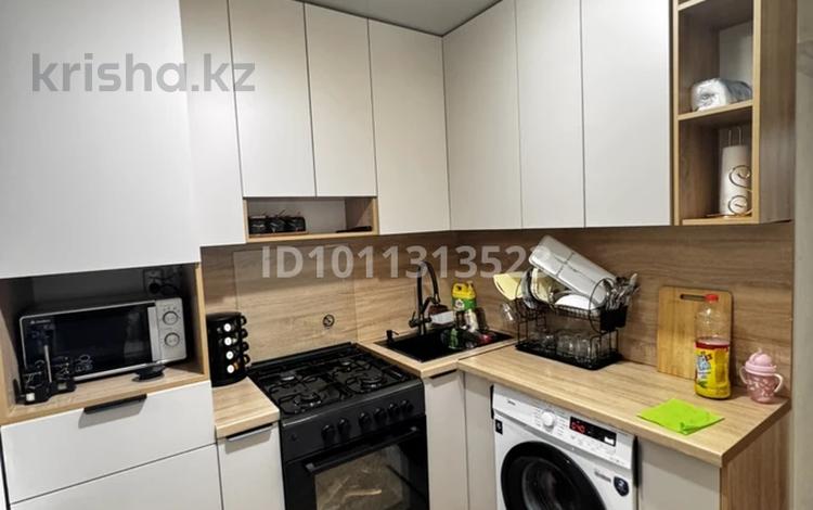 2-бөлмелі пәтер · 45 м² · 1/5 қабат, Радостовца 15 — Толе би Розыбакиева, бағасы: 36 млн ₸ в Алматы, Алмалинский р-н — фото 2