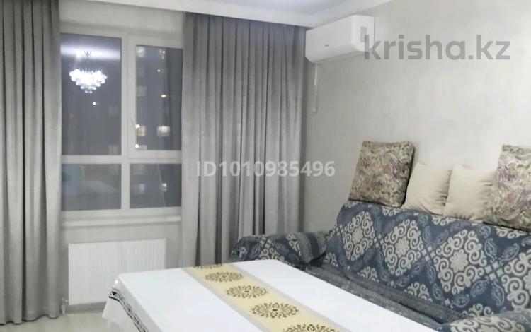 2-комнатная квартира · 56 м² · 7/12 этаж, мкр Акжайык 2/30 — Сырым батыр, Тулеметов за 15 000 ₸ в Шымкенте, Абайский р-н — фото 3