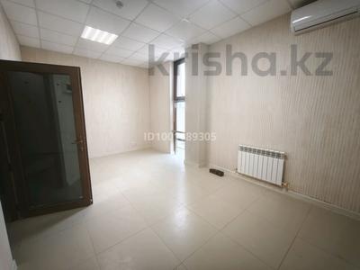 Свободное назначение, офисы, магазины и бутики, салоны красоты, образование, конференц-залы, кабинеты и рабочие места, студии · 20 м² за 70 000 ₸ в Атырау