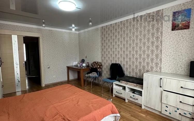 3-бөлмелі пәтер · 72 м² · 1/5 қабат, уалиханова 162, бағасы: 20.6 млн ₸ в Кокшетау — фото 2