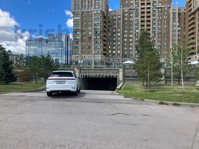 Паркинг · Кабанбай батыра 11, бағасы: 15 000 ₸ в Астане, Есильский р-н
