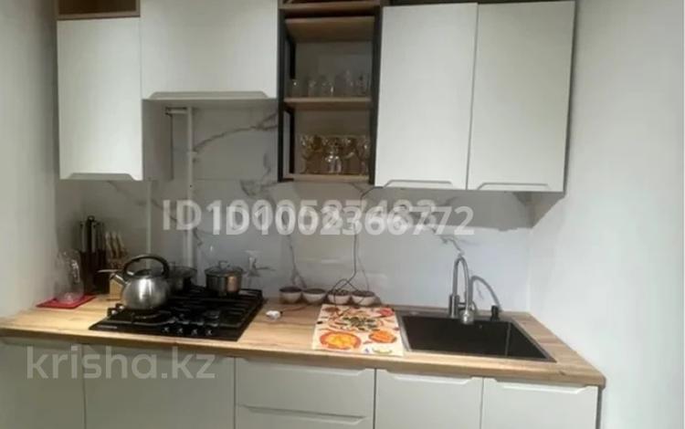 2-бөлмелі пәтер · 45 м² · 3/5 қабат, Хусаинова 157 — Район Универмаг, бағасы: 17 млн ₸ в Уральске — фото 9