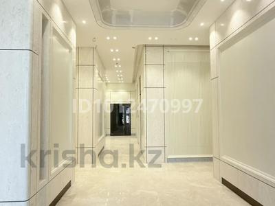 4-бөлмелі пәтер · 160 м² · 6/20 қабат, Кайым Мухамедханов 6/1 — Хан Шатыр, бағасы: 139 млн ₸ в Астане, Нура р-н