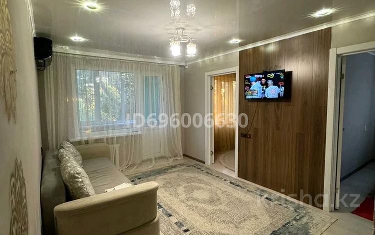 3-комнатная квартира · 70 м² · 2 этаж, Исаев 83/1 — Галактика за 30 000 ₸ в Уральске — фото 2