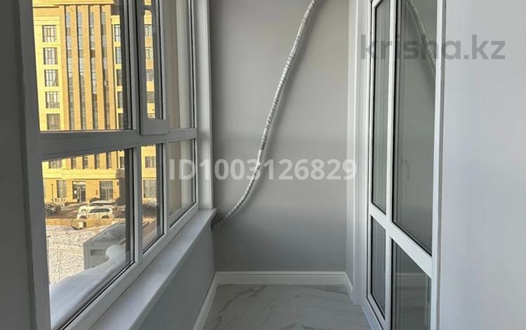 1-комнатная квартира · 40 м² · 4/10 этаж, Туран 40/1 за 300 000 ₸ в Астане, Есильский р-н — фото 2