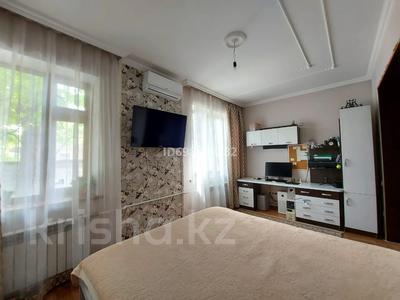 3-бөлмелі пәтер · 67 м² · 1/2 қабат, Суворова 4, бағасы: 16.5 млн ₸ в Шымкенте, Аль-Фарабийский р-н