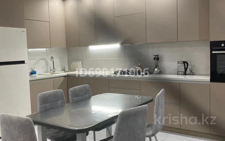 3-комнатная квартира · 120.6 м² · 9/9 этаж, мкр. Алтын орда, Мкр. Батыс-2 11Е за 57 млн ₸ в Актобе — фото 10