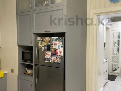 4-комнатная квартира · 150 м² · 3/3 этаж, Аль- Фараби за 320 млн ₸ в Алматы, Медеуский р-н