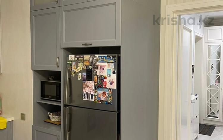 4-комнатная квартира · 150 м² · 3/3 этаж, Аль- Фараби за 320 млн ₸ в Алматы, Медеуский р-н — фото 3