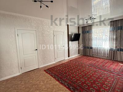 Отдельный дом · 4 комнаты · 150 м² · 10 сот., Кабанбай батр 11 — Мектеп балабакша аяалдама барі жақын орналасқан за 29 млн 〒 в Актобе, жилой массив Рауан