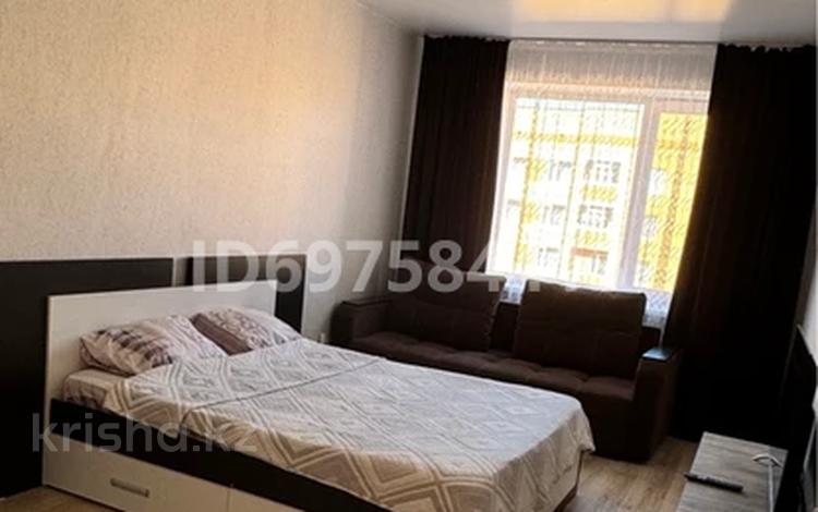 1-бөлмелі пәтер · 40 м² · 8/9 қабат, Мкр. Береке 58 — Мира, бағасы: 10 000 ₸ в Костанае — фото 2