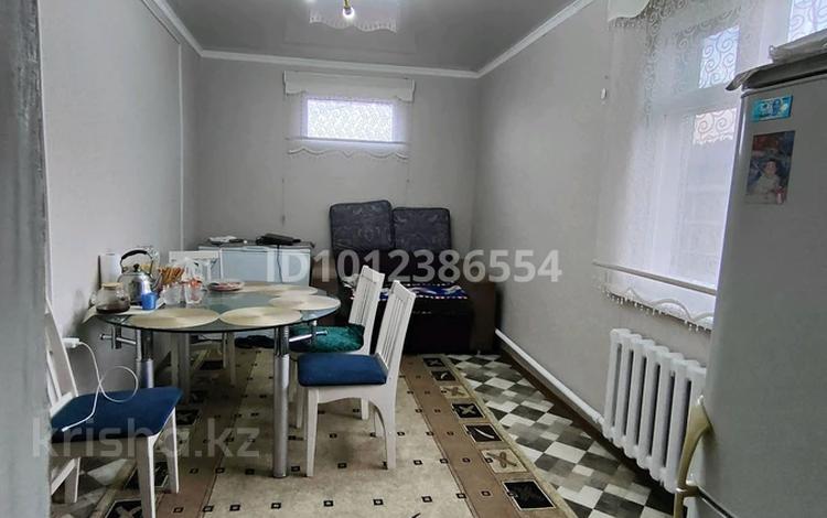 Отдельный дом · 2 комнаты · 66 м² · 10 сот., Восточный правый 168 — 1 дача за 12 млн ₸ в Семее — фото 2