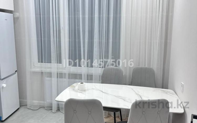 2-комнатная квартира · 60 м² · 4/9 этаж, Е 652 за 300 000 ₸ в Астане, Есильский р-н — фото 2