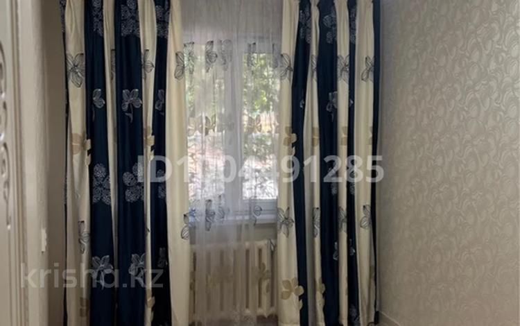 3-комнатная квартира · 58.5 м² · 1/5 этаж, джангельдина 26 — Рядом находится Магнум, Ладушки, Мадлен,Эврика, Технодом,3 школы и детские садики, Аллея и речка Кочкар ата за 23 млн ₸ в Шымкенте, Аль-Фарабийский р-н — фото 2
