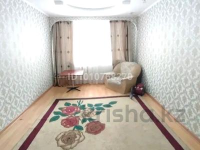 2-комнатная квартира · 47 м² · 1/5 этаж, мкр Акбулак, 2 микр 16дом 87кв — Жеңіс парк, Арай плаза, спорт арена за 11.5 млн 〒 в Таразе