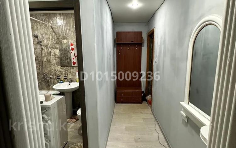 1-комнатная квартира · 31 м² · 3/5 этаж, мкр Строитель, Циолковского 4 за 130 000 ₸ в Уральске — фото 2