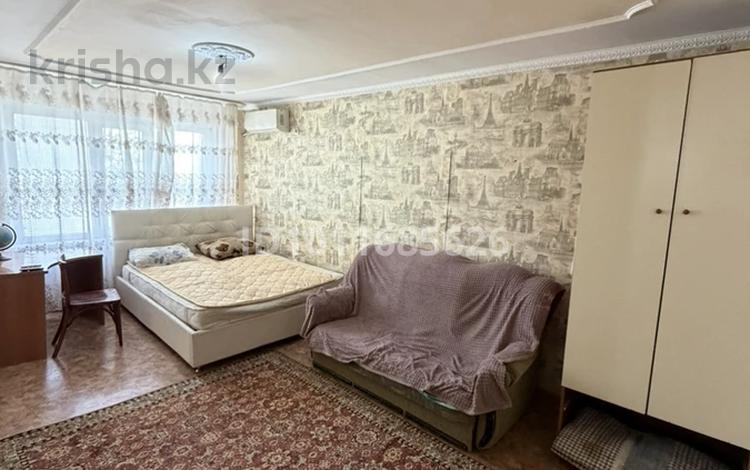 1-комнатная квартира · 32 м² · 1/5 этаж, привокзальный 5 30 за 10 млн ₸ в Атырау, мкр Привокзальный-5 — фото 2