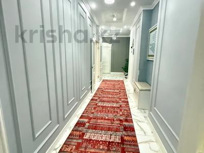 6-комнатная квартира · 200 м² · 3/3 этаж, 27-й мкр 32/1 за 77 млн ₸ в Актау