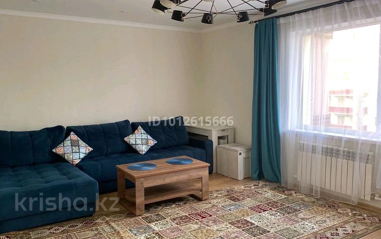 2-комнатная квартира · 80.6 м² · 9/10 этаж, мкр Юго-Восток, проспект Республики 1/2 — Строймарт, Старая Мечеть за 36 млн ₸ в Караганде, Казыбек би р-н — фото 2