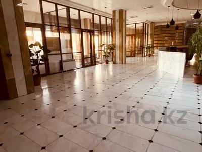 2-бөлмелі пәтер · 82.2 м² · 9/10 қабат, Максут Нарикбаев, бағасы: 40 млн ₸ в Астане, Нура р-н
