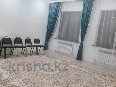 Жеке үй • 5 бөлмелер • 180 м² • 10 сот., Ул.Жакынбаева 9 — Возле 27 школы, бағасы: 35 млн 〒 в Талдыкоргане