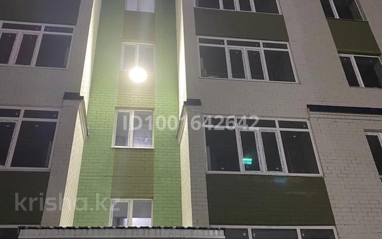 1-бөлмелі пәтер · 40 м² · 5/5 қабат, мкр. Алтын орда, Микрорайон Батыс-2 49Л, бағасы: 12.5 млн ₸ в Актобе — фото 2