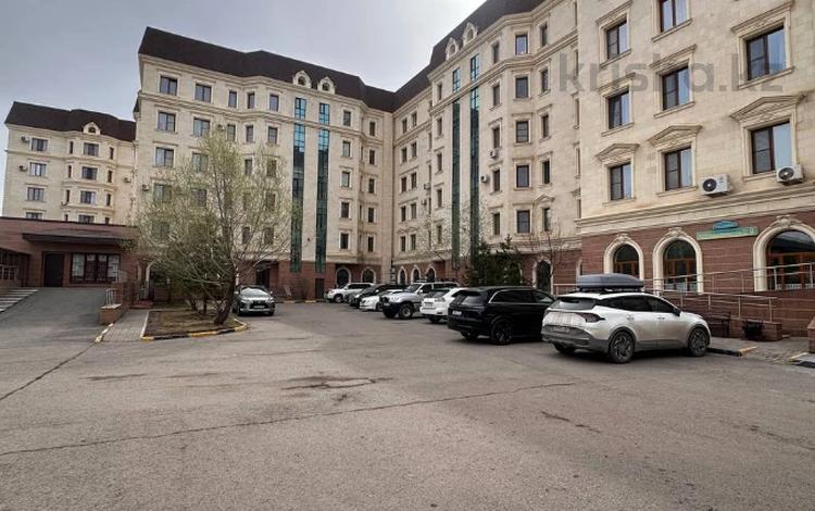 5-бөлмелі пәтер · 259.6 м² · 6/6 қабат, Кайыма Мухамедханова — проспект Туран, бағасы: 160 млн ₸ в Астане, Есильский р-н — фото 12