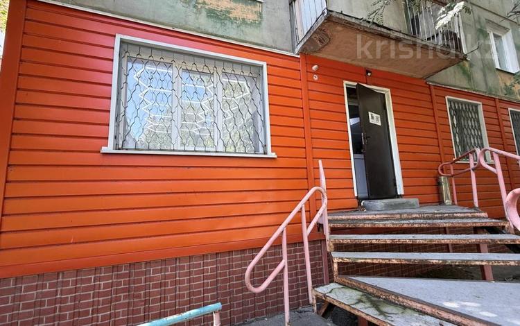 Свободное назначение, офисы, магазины и бутики, салоны красоты, медцентры и аптеки, образование, конференц-залы, кабинеты и рабочие места, студии · 58 м² за 200 000 ₸ в Усть-Каменогорске — фото 5